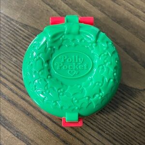 Vintage Christmas/Holiday Polly Pocket Green Compact